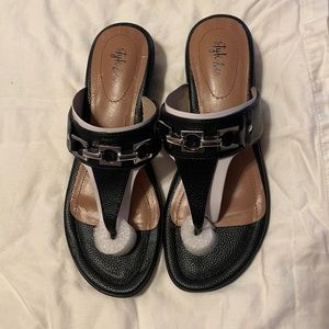 Style & Co women’s size 9.5 M black Calistaap thong sandals, NWT.